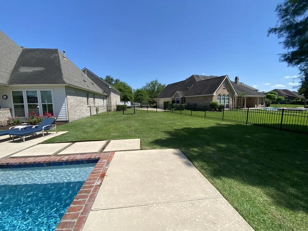 Reliable lawn mowing service experts serving Baton Rouge, LA - Premium Cuts