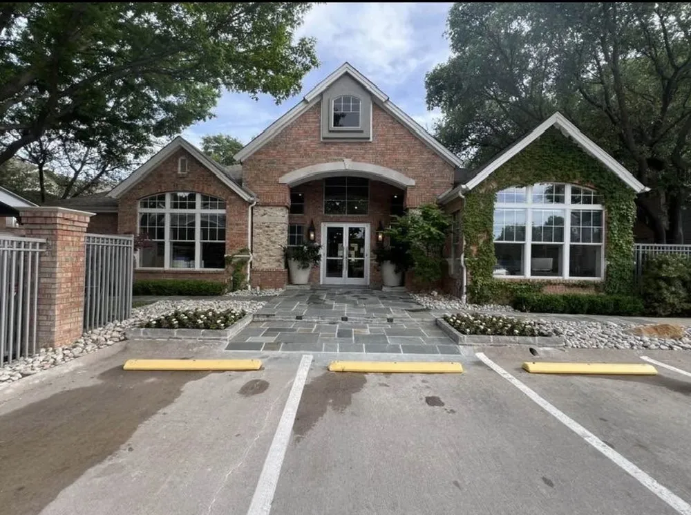 Custom yard cleanup service experts serving Dallas, TX - Premium Gardens Of Texas