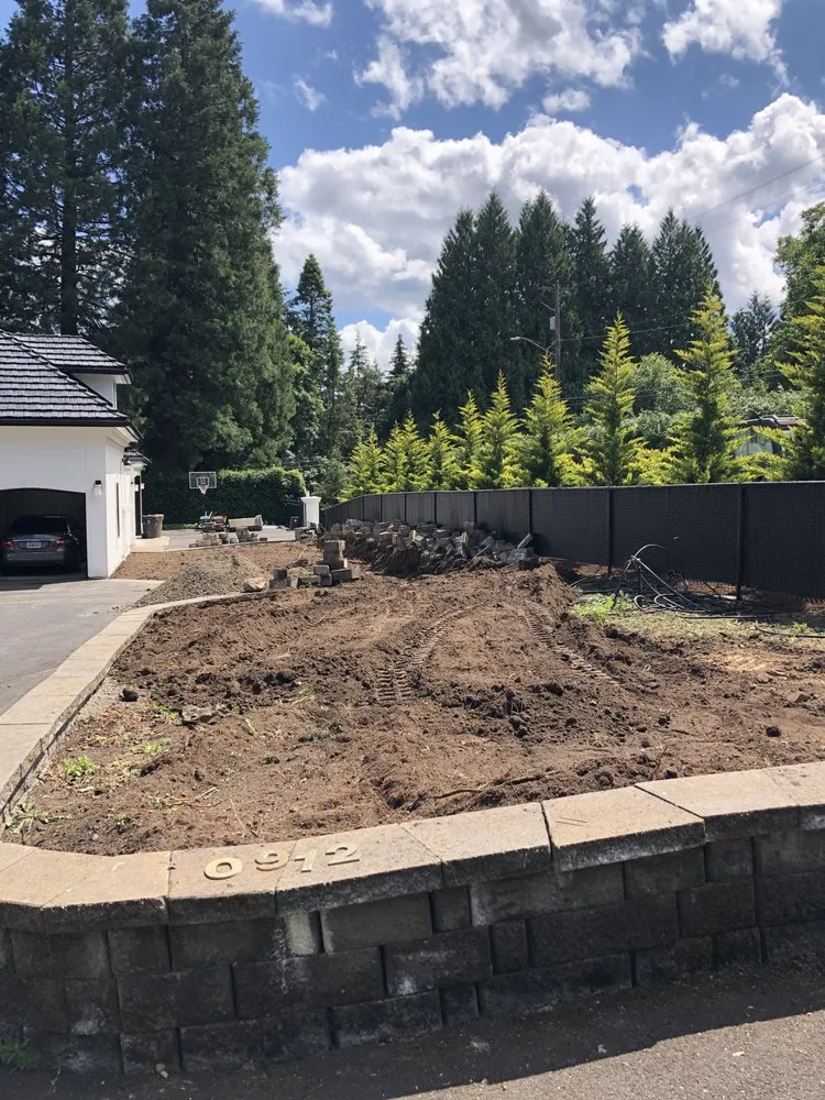 Top-rated yard cleanup service in Woodburn, OR by Premium Gardens