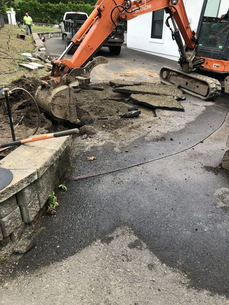 Professional yard maintenance in Woodburn, OR - Premium Gardens