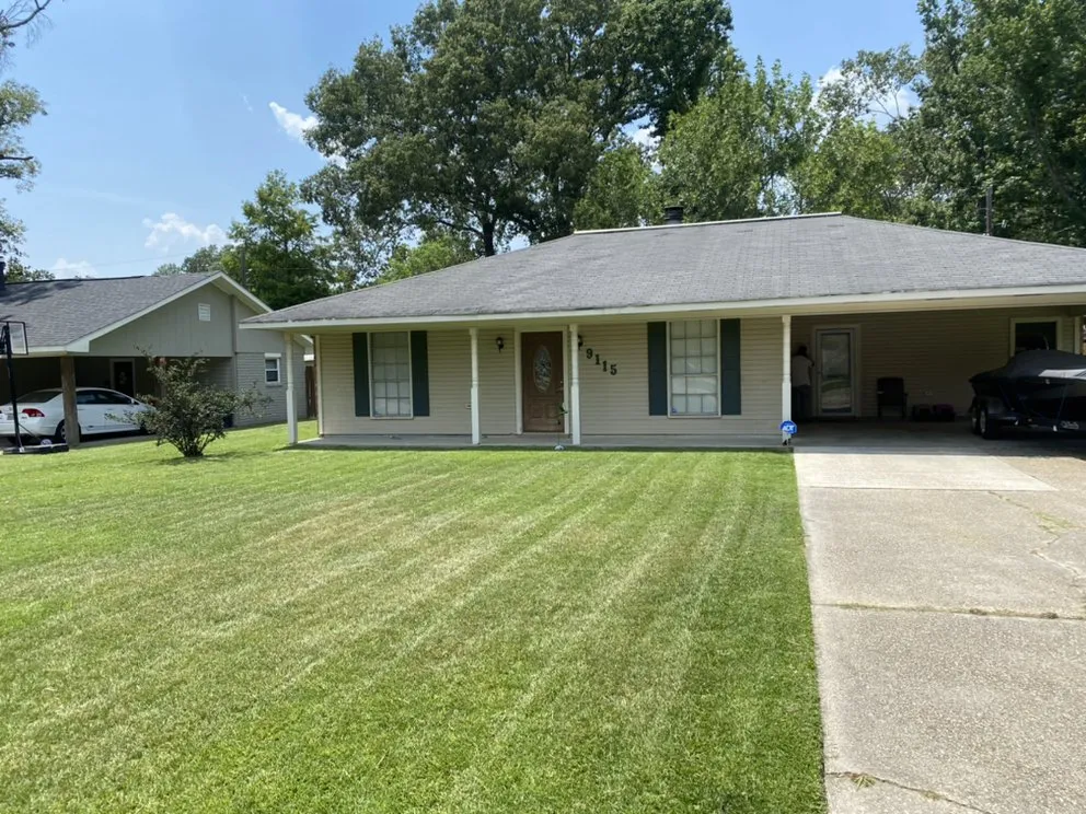 Local garden landscaping in Denham Springs, LA by Premium Landscaping & Home Services