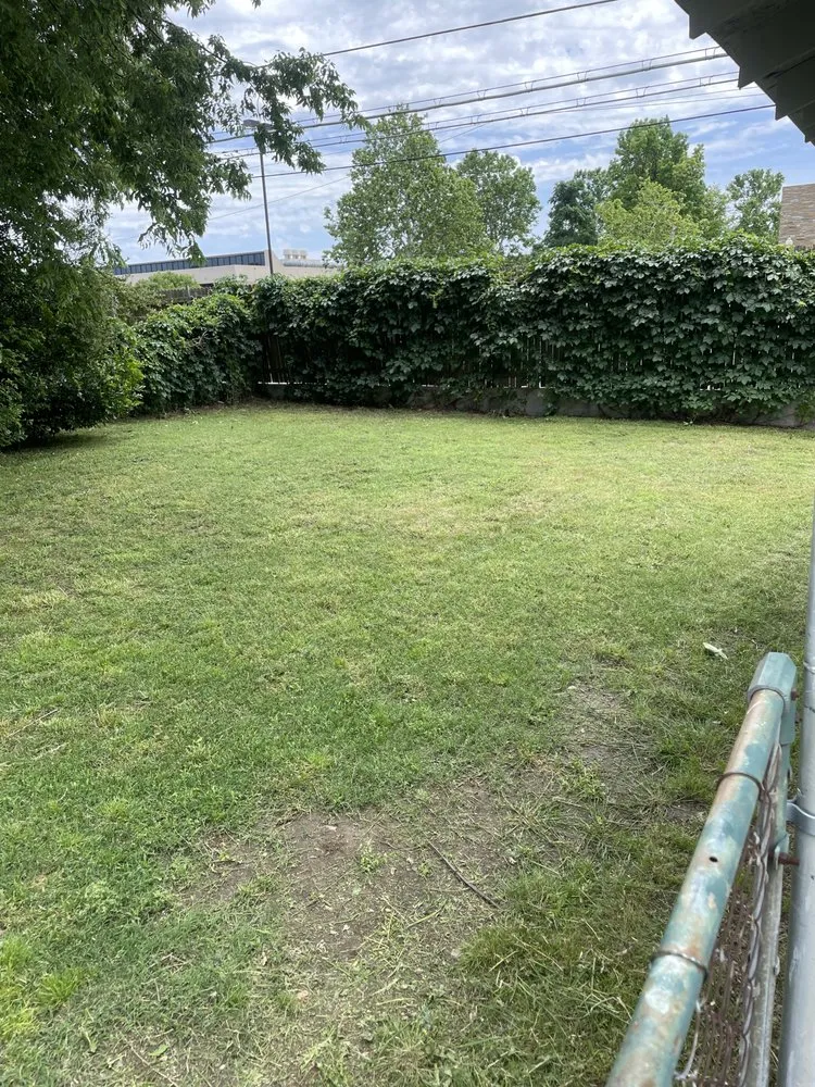 Affordable lawn care service experts serving Tulsa, OK - Premium Lawn Care