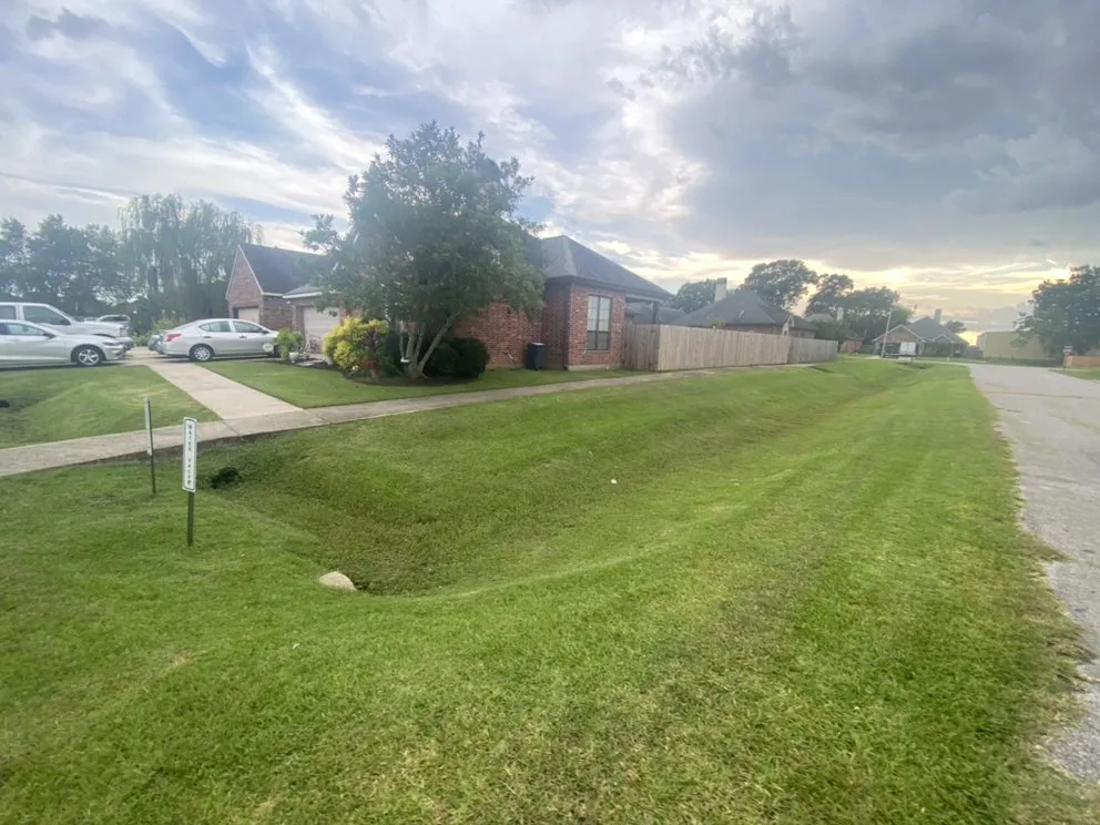 Trusted residential landscaping for residential properties in New Iberia, LA by Premium Lawncare & Pressure Washing