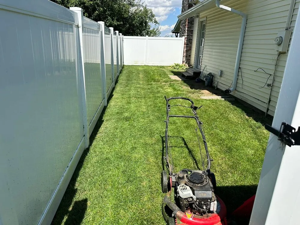 Custom lawn care service in Riverton, IA by Premium Power Washing & Lawn Care
