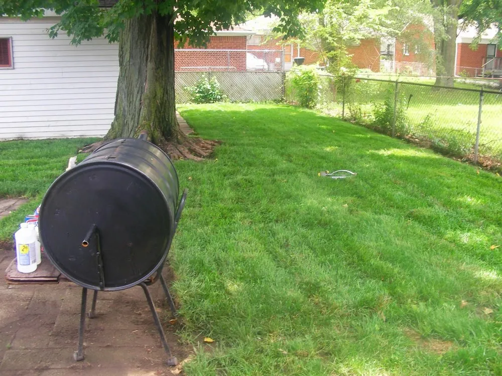 Top-rated yard cleanup service for beautiful yards across Detroit, MI - Prescott's Lawn & Snow Service