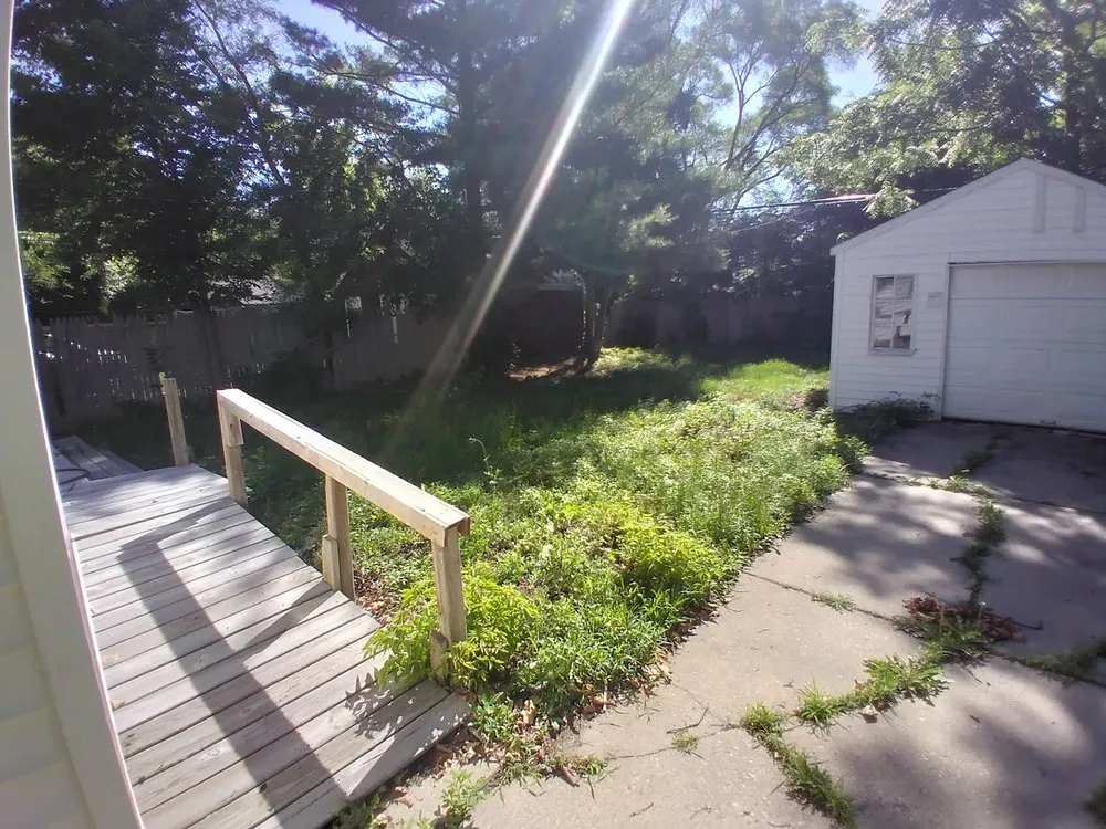 Affordable residential landscaping experts serving Detroit, MI - Prescott's Lawn & Snow Service