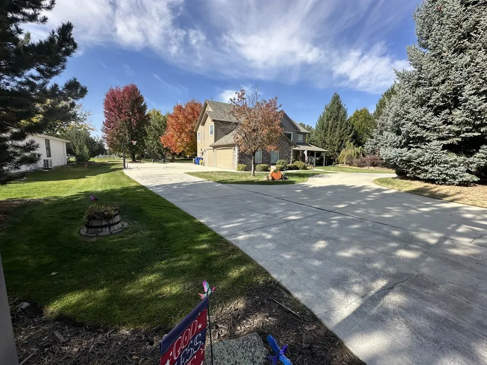 Local yard cleanup service for homes in Caldwell, ID by Presidential Landscape