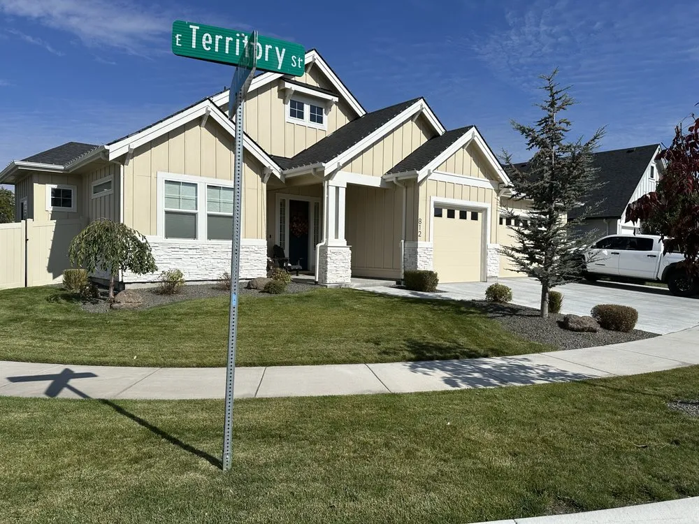 Affordable outdoor landscaping in Caldwell, ID by Presidential Landscape