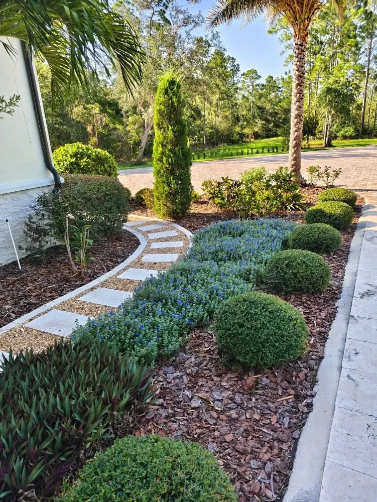 Top-rated lawn mowing service experts serving Santa Rosa Beach, FL - Presidential Lawn & Order