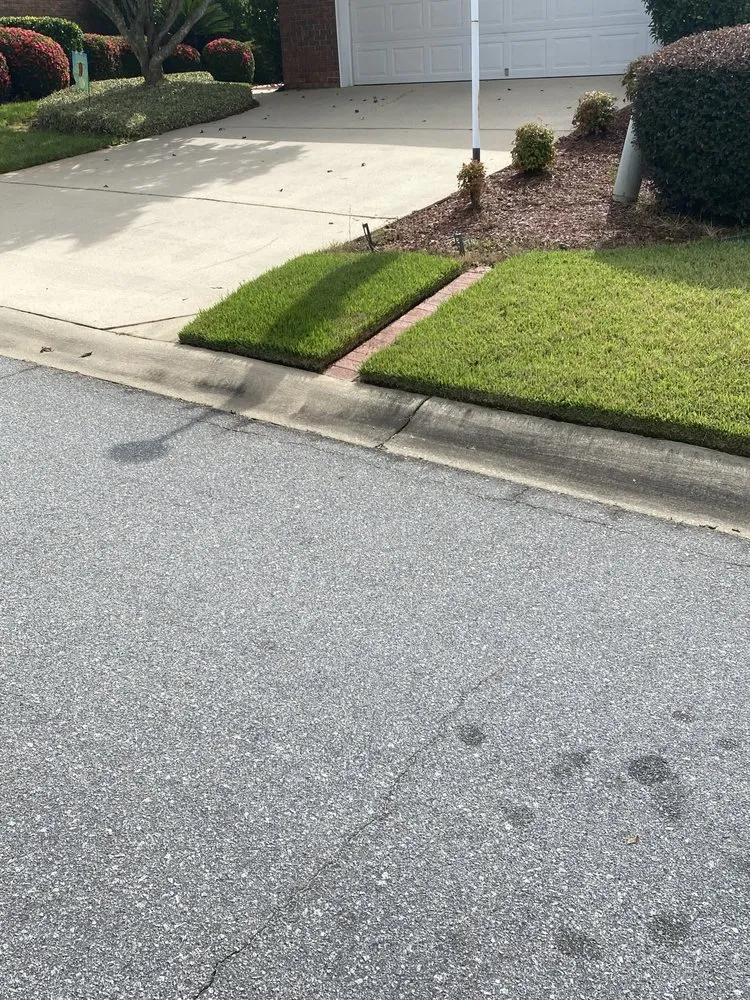 Custom yard maintenance experts serving Prosperity, SC - Presidential Lawn Care