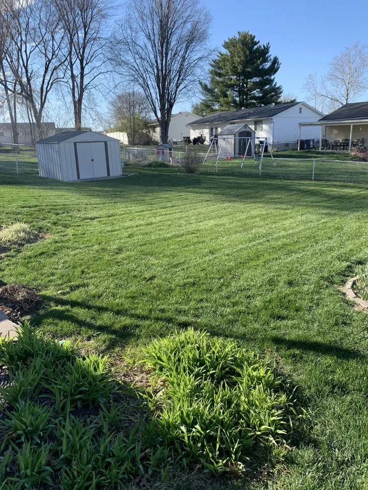 Local outdoor landscaping in Saint Louis, MO - Presidential Lawn Care