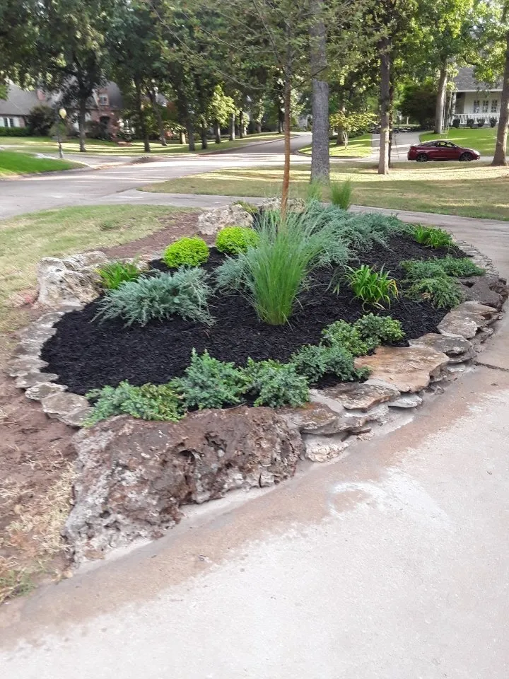 Custom residential landscaping in Jenks, OK - Presley’s landscape