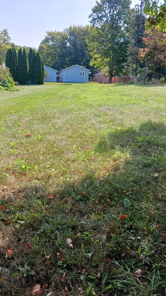 Trusted lawn mowing service for beautiful yards in Elkhart, IN by Pressure landscaping