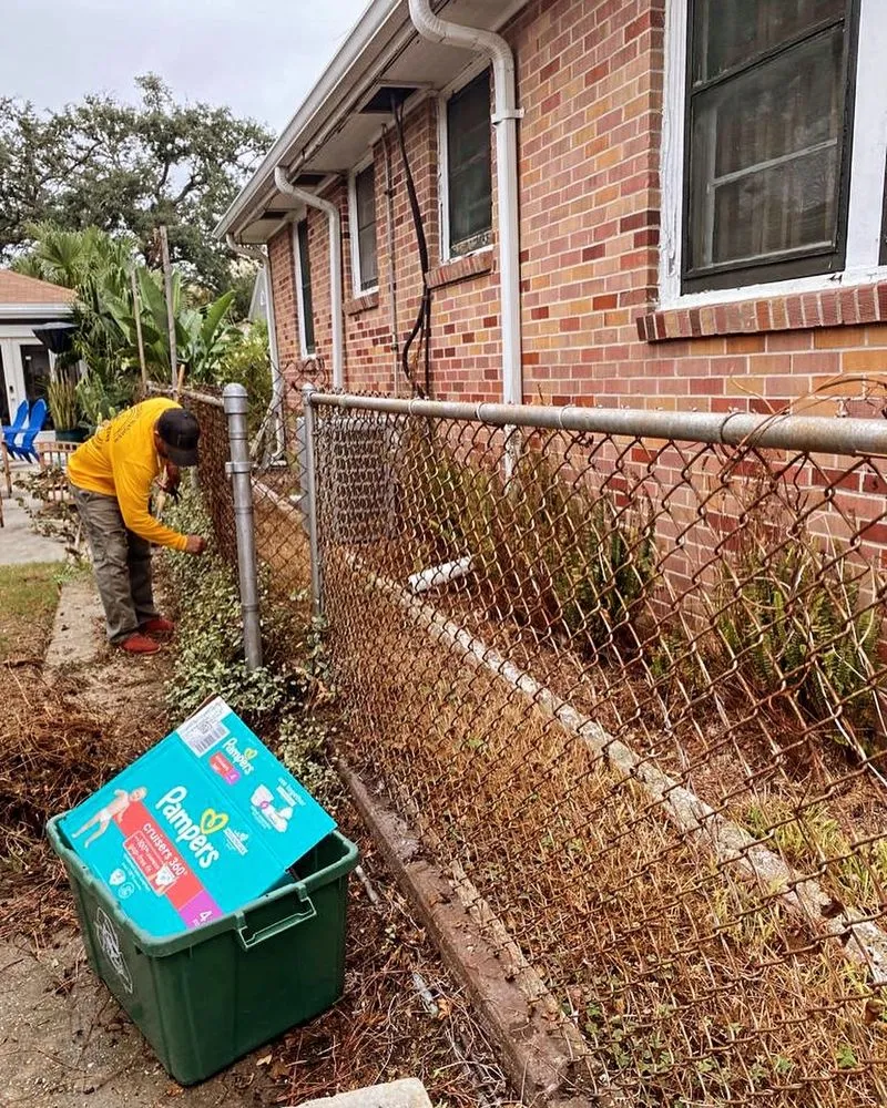 Professional yard cleanup service experts serving Harvey, LA - Pressure Washing Fast Solutions