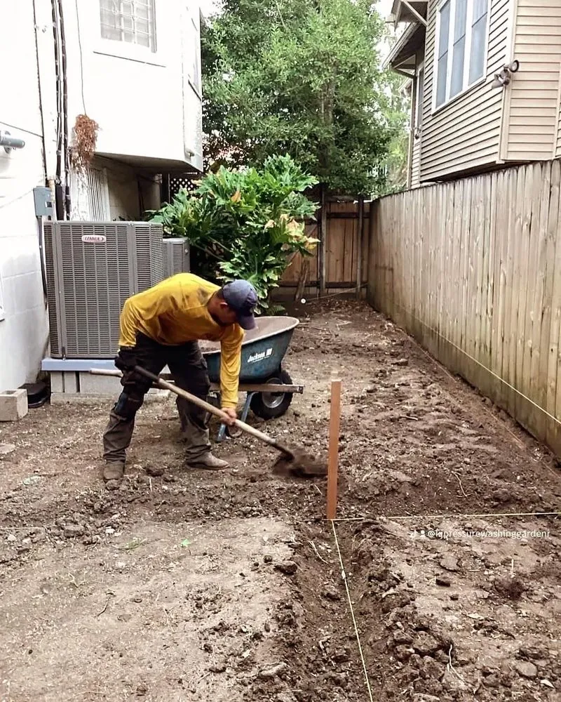 Expert landscaping services in Harvey, LA by Pressure Washing Fast Solutions