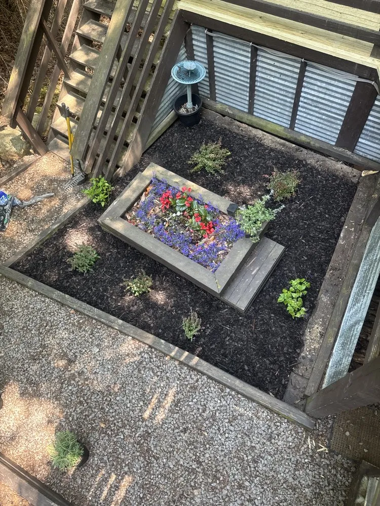 Top-rated yard maintenance in Charlottesville, VA by Prestige Hauling & Landscaping Supply