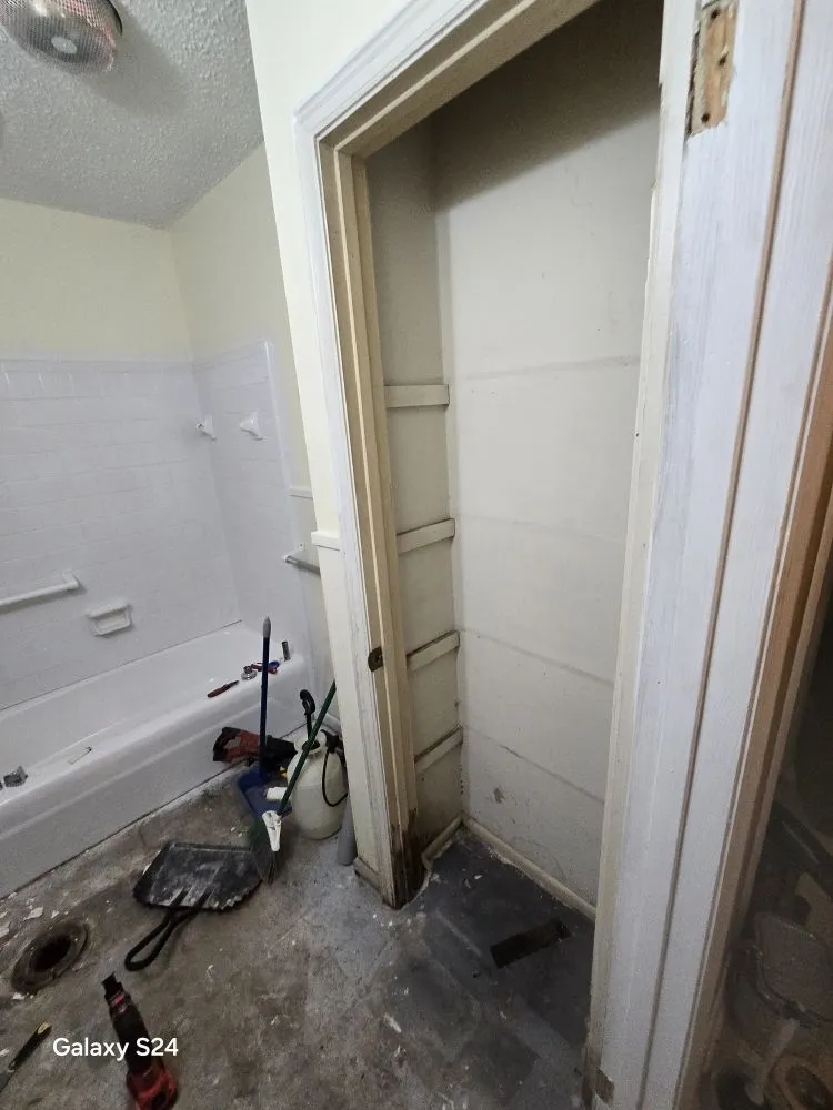 Local lawn care service for homes in Baton Rouge, LA by Prestige Home Enterprise