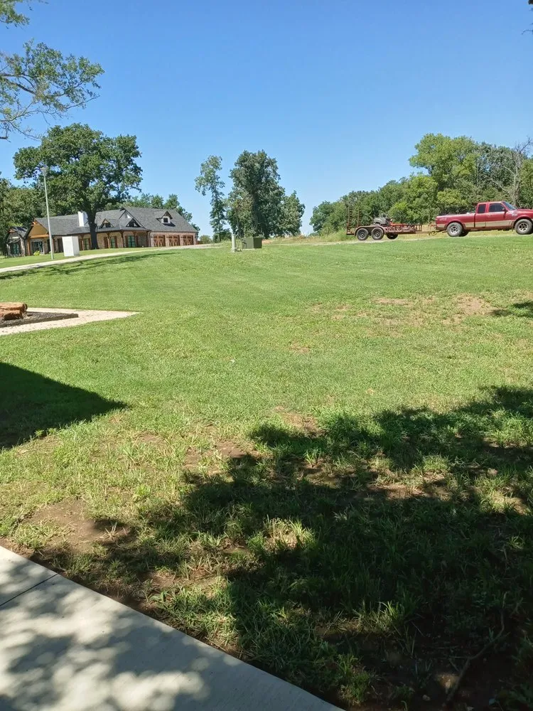 Affordable yard maintenance in Salina, OK by Prestige Lawns