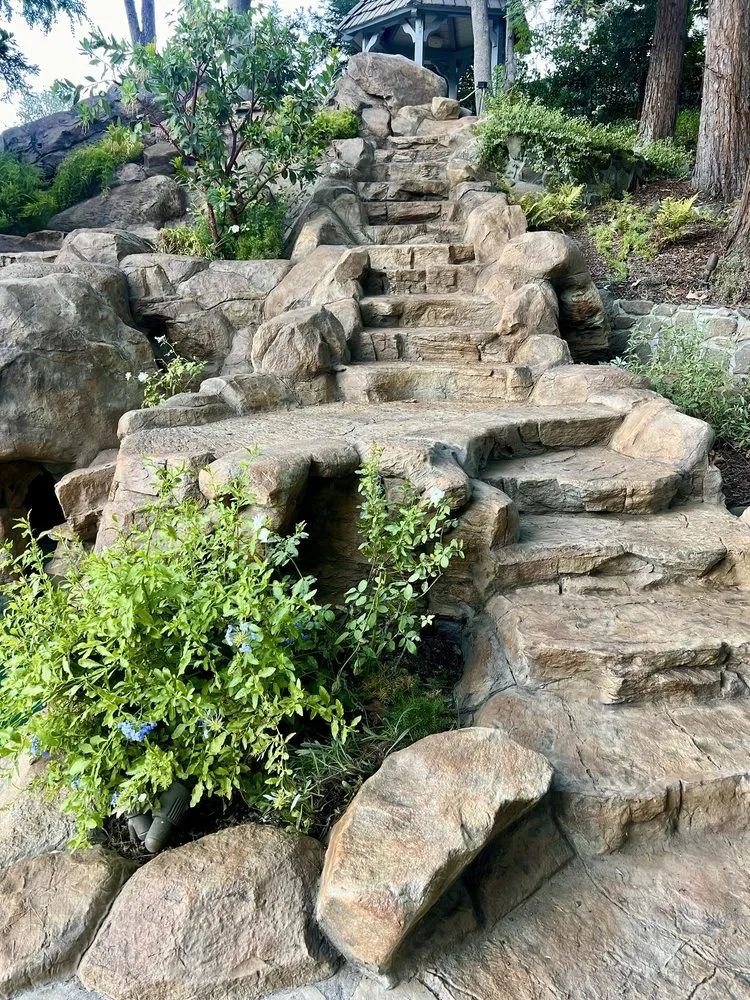 Professional yard cleanup service in Thousand Oaks, CA - Preston Waterscapes