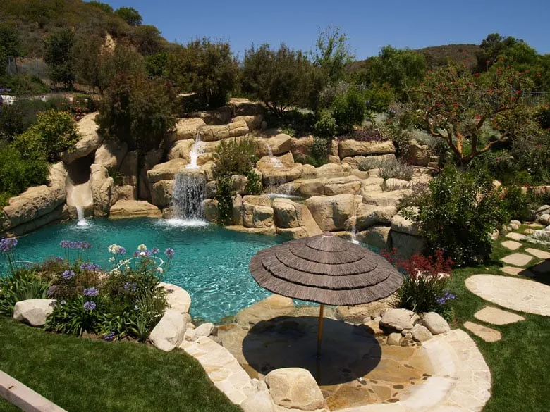 Professional yard cleanup service in Thousand Oaks, CA - Preston Waterscapes