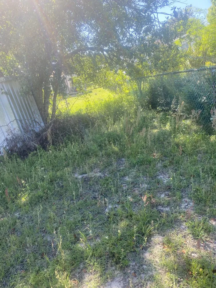 Local garden landscaping experts serving Beverly Hills, FL - Preston’s Lawn Care