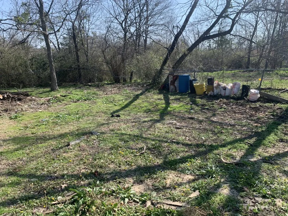 Custom outdoor landscaping experts serving Terrell, TX - Pretentieux Poverte