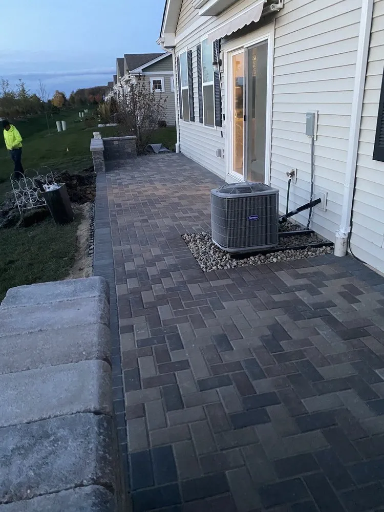 Local residential landscaping experts serving Harvard, IL - Pretty Stone Landscaping and Design