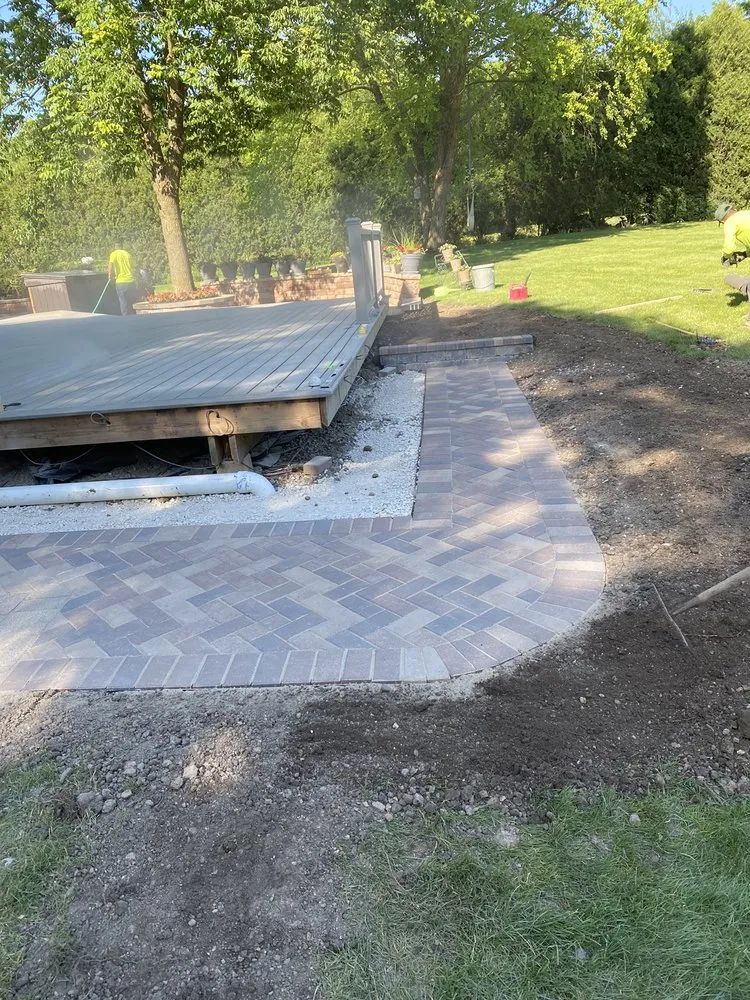 Custom landscape design in Harvard, IL - Pretty Stone Landscaping and Design