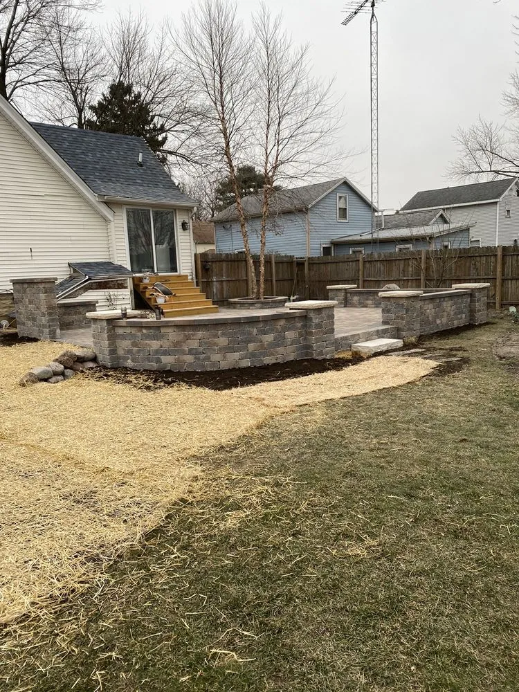Local garden landscaping experts serving Harvard, IL - Pretty Stone Landscaping and Design