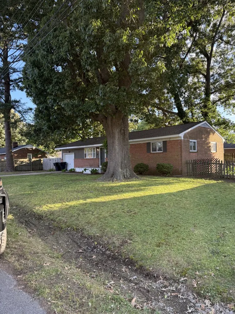 Custom lawn care service in Suffolk, VA by Prevatte Landscaping