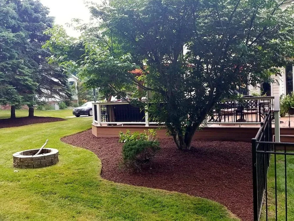 Custom lawn care service for beautiful yards in Painesville, OH by Preza landscaping