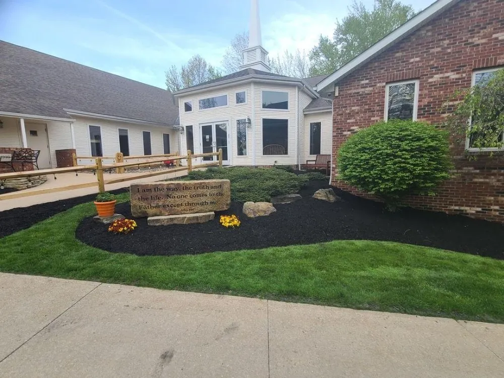 Top-rated yard maintenance in Painesville, OH by Preza landscaping