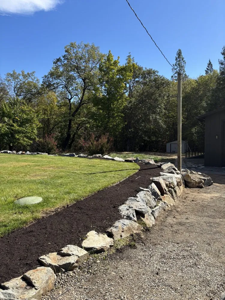 Top-rated garden landscaping for beautiful yards across Grants Pass, OR - Price Lawn Care