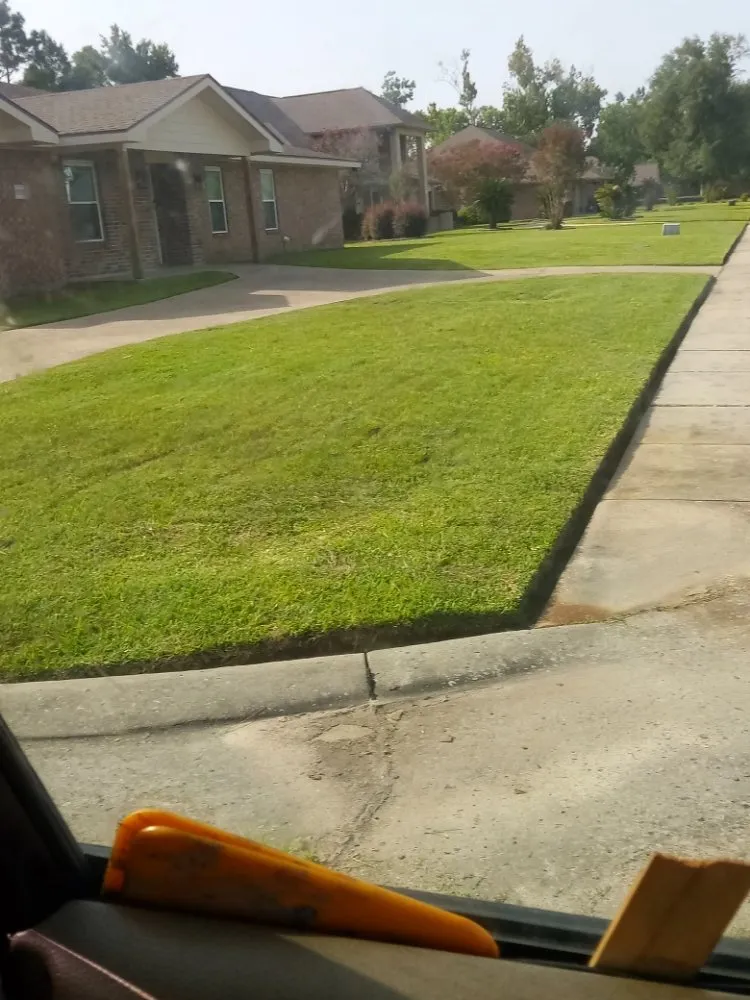 Local yard maintenance for beautiful yards across Lake Charles, LA - Pride Lawn Services