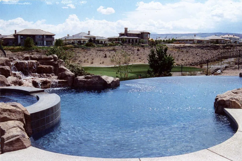 Custom lawn mowing service experts serving Simi Valley, CA - Prime Builders and Landscaping