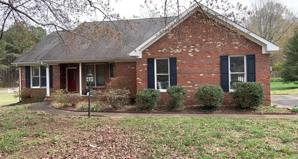 Local yard cleanup service experts serving Graham, NC - Prime Cuts