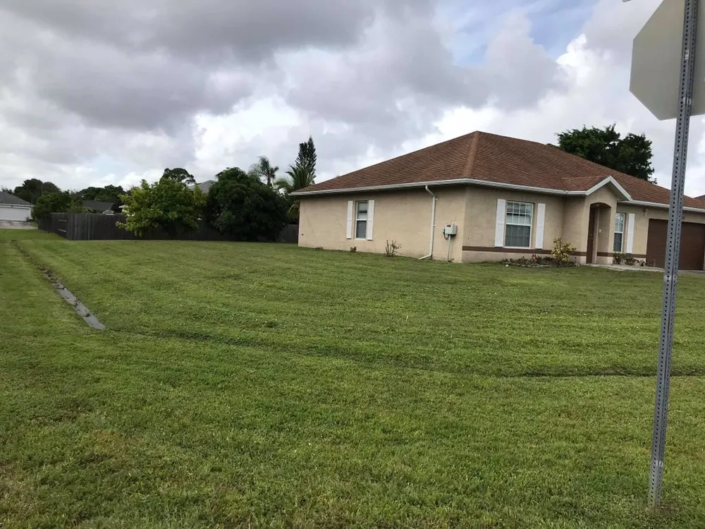 Top-rated garden landscaping experts serving Port St. Lucie, FL - Prime cuts