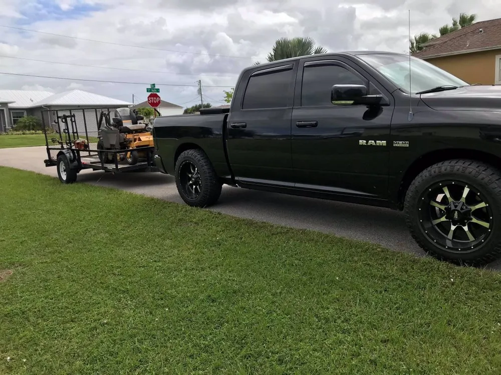 Reliable lawn mowing service in Port St. Lucie, FL - Prime cuts