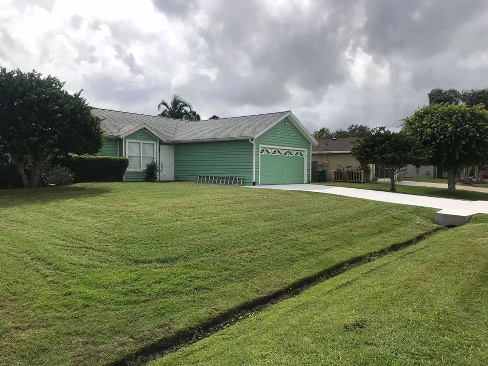 Top-rated landscape installation for year-round maintenance in Port St. Lucie, FL by Prime cuts