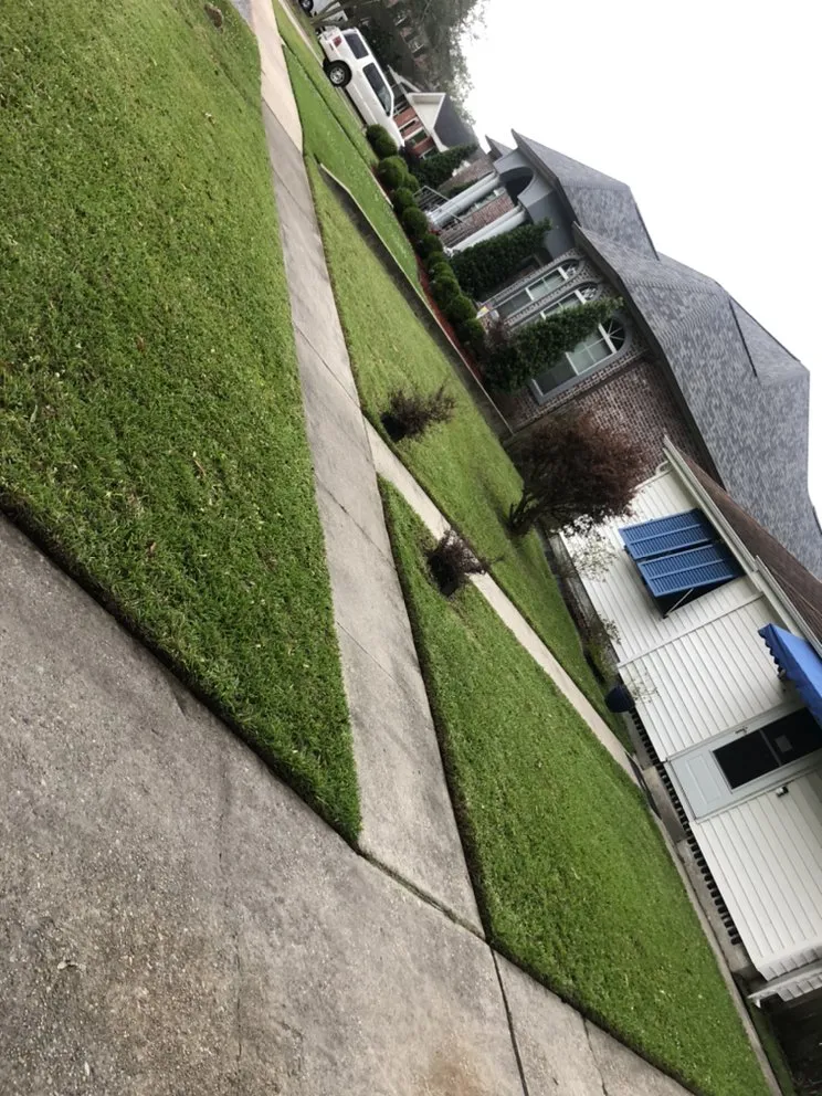 Affordable lawn care service experts serving LaPlace, LA - Prime LawnKare