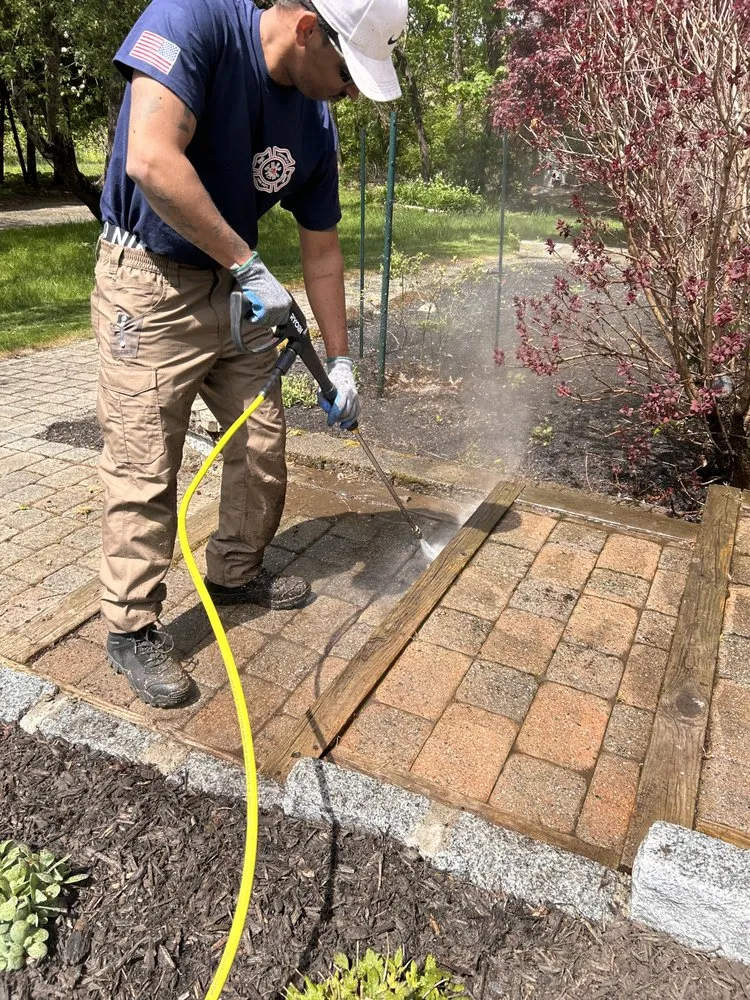 Reliable yard maintenance in Salem, MA - Prime Property Services