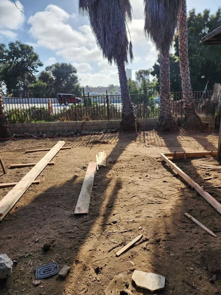 Custom lawn mowing service experts serving Menifee, CA - Primetime Designs