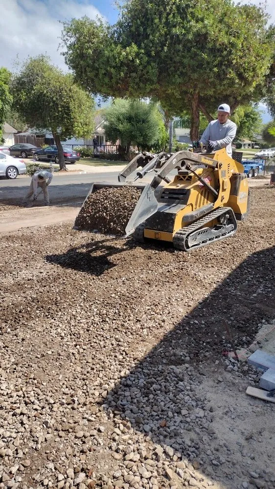 Expert landscaping services experts serving Oxnard, CA - PrimeView Landscape