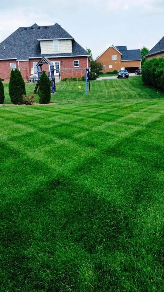 Affordable lawn mowing service in Murfreesboro, TN - Primm's Landscaping