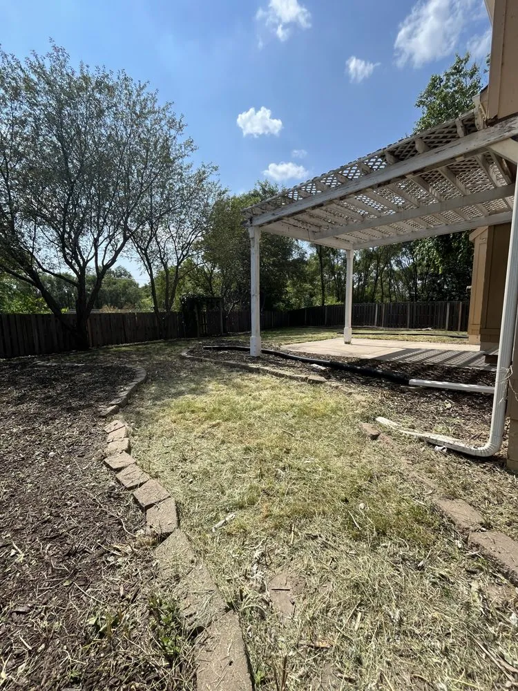 Reliable yard maintenance in Omaha, NE by Primo Lawns