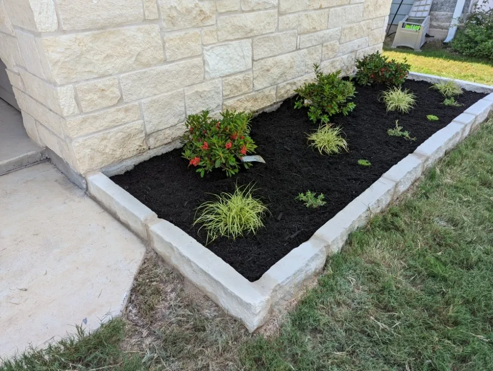 Professional garden landscaping in Leander, TX by Primos Landscaping
