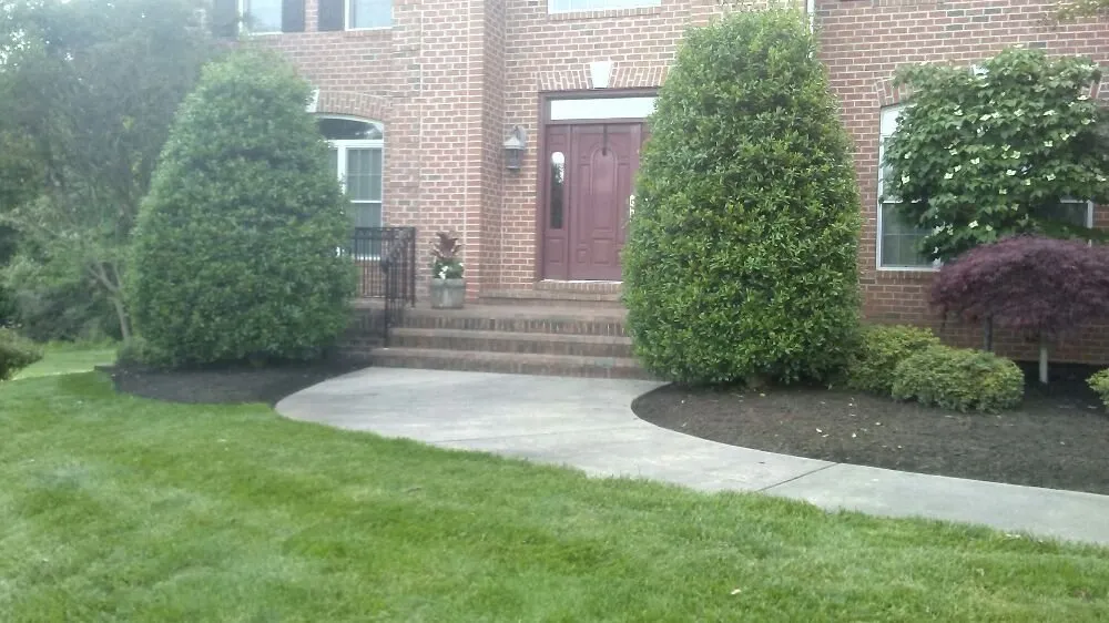 Local lawn care service for year-round maintenance across Woodbine, MD - Primrose Lawn & Landscape