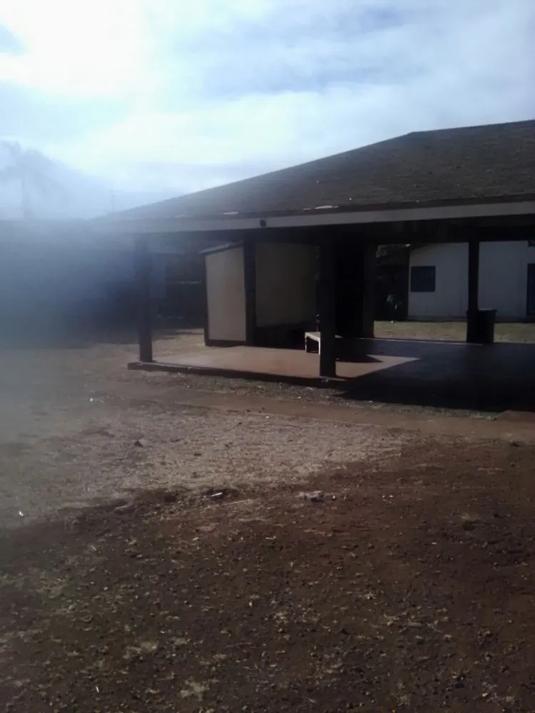 Professional garden landscaping in Nānākuli, HI by Prisoion Landscaping Maintenance Tree Service