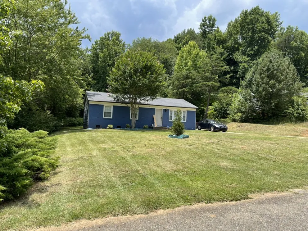 Reliable yard cleanup service in Gastonia, NC by Pristine A1 Lawncare