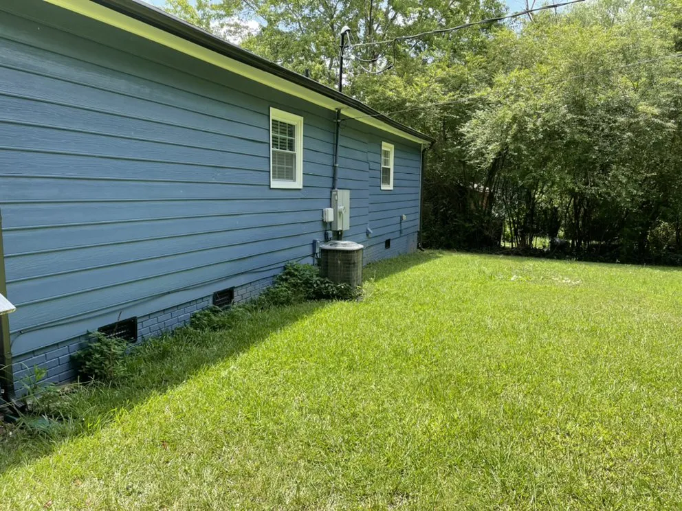 Local yard maintenance for homes in Gastonia, NC by Pristine A1 Lawncare